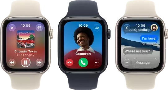 Drei Apple Watch SE 3 Geräte nebeneinander, eines zeigt die Apple Music App, eines einen eingehenden Telefonanruf und eines eine Unter­haltung in Nachrichten