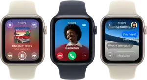 Drei Apple Watch SE 3 Geräte nebeneinander, eines zeigt die Apple Music App, eines einen eingehenden Telefonanruf und eines eine Unter­haltung in Nachrichten