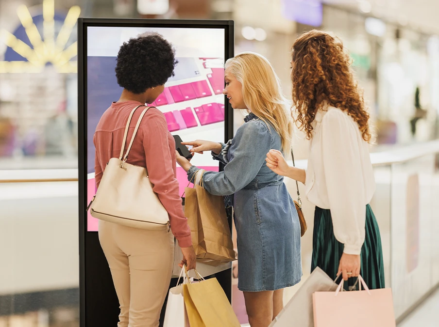 4K vertical totem to create maximum visual impression and promote products