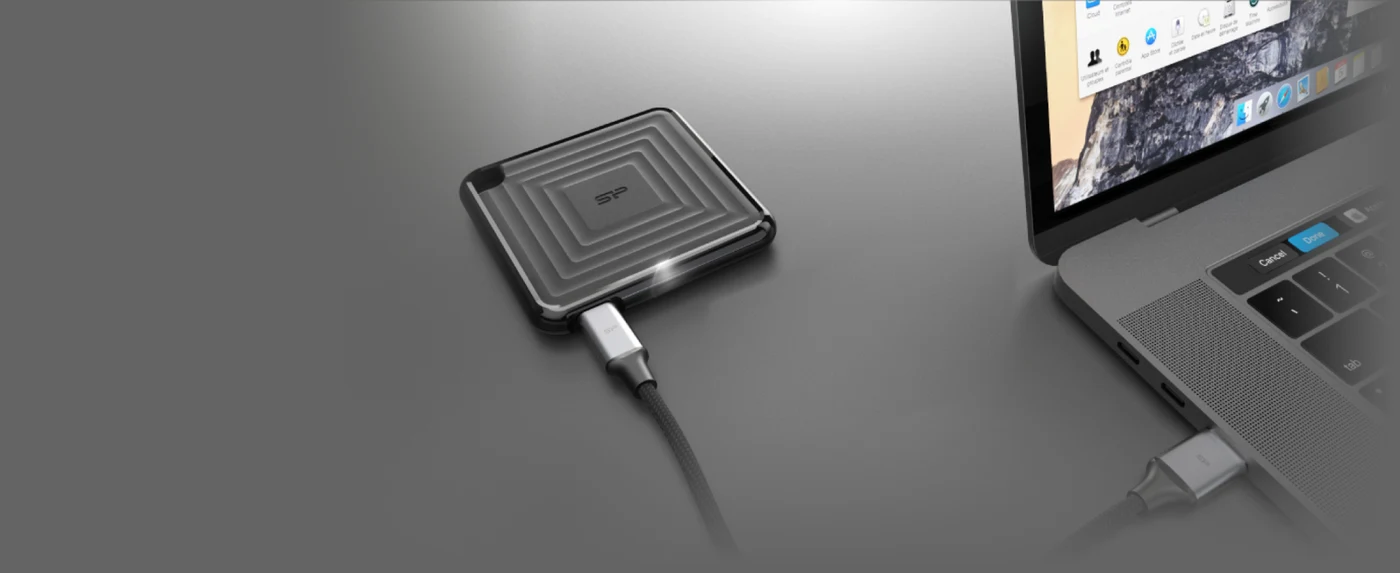 Silicon Power PC60, свързан към лаптоп