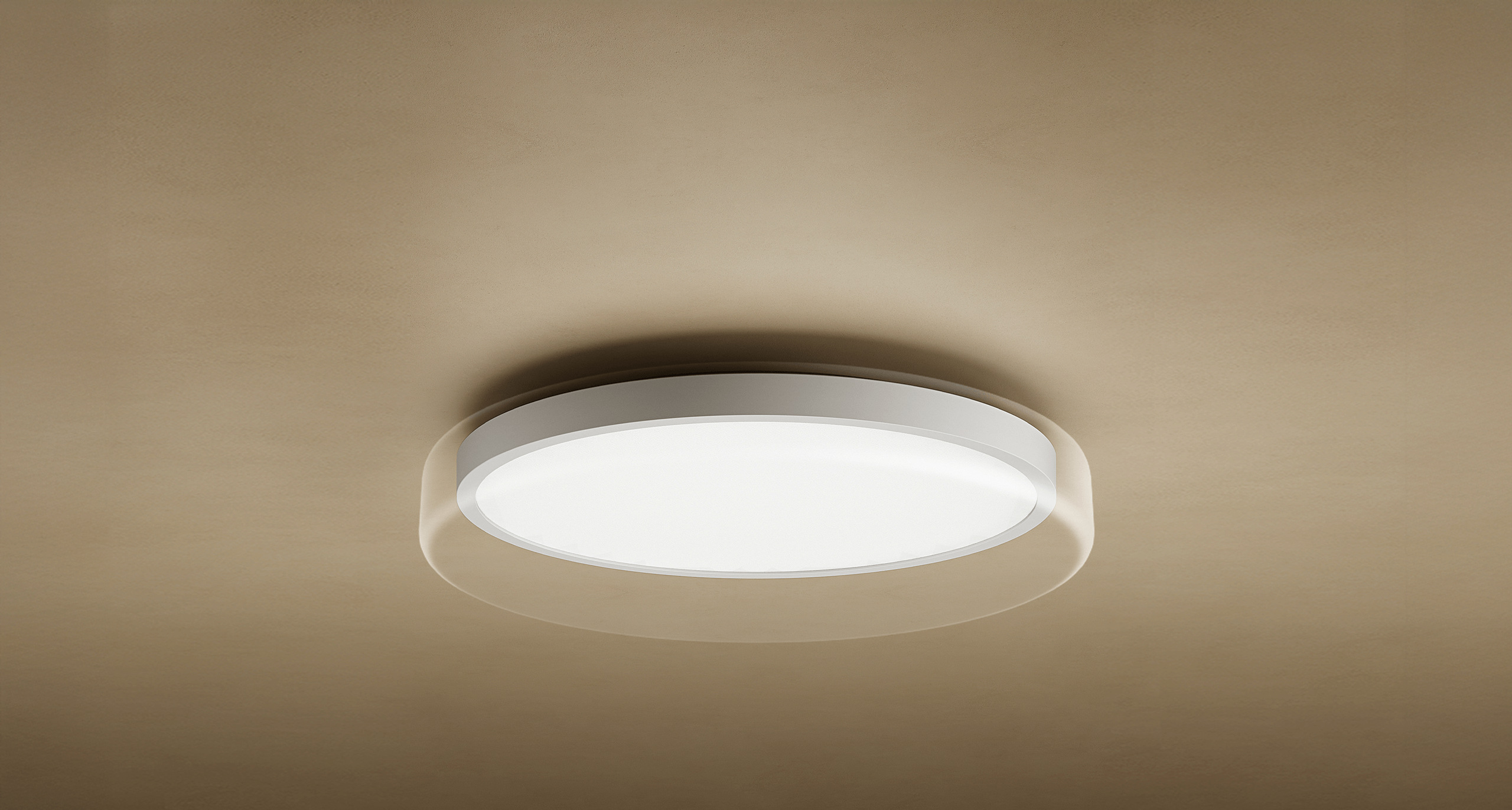 Включена Xiaomi Smart Ceiling Light D20 на таван с топла светлина