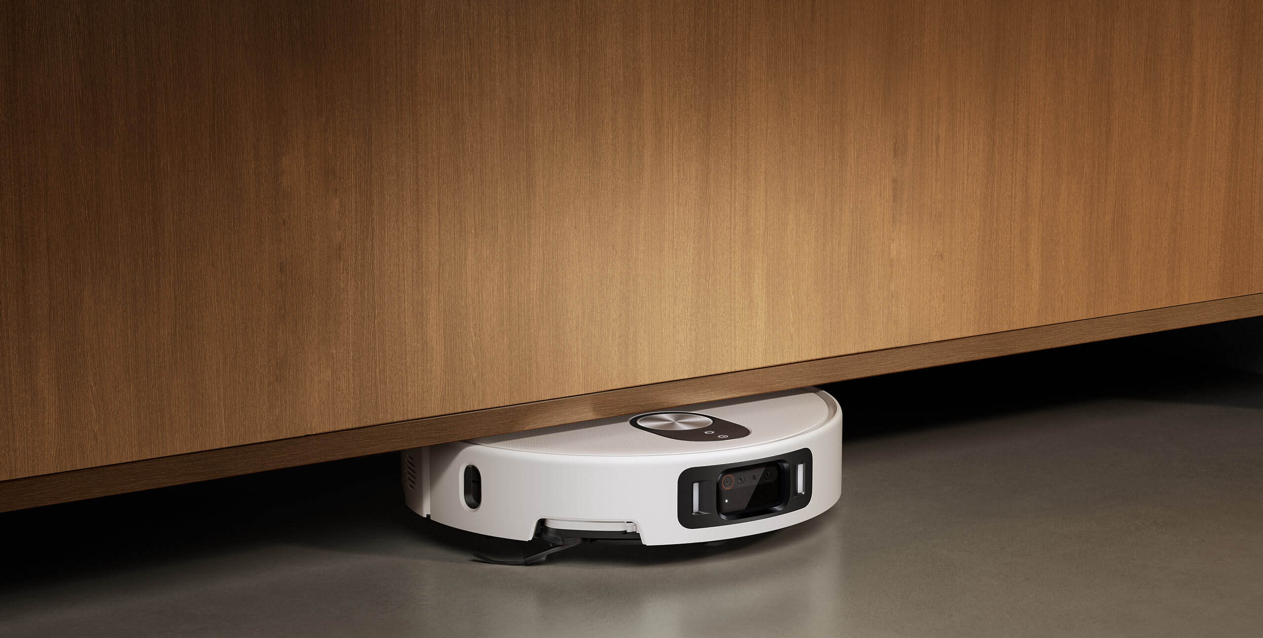 Xiaomi Robot Vacuum 5 Pro с прибран dToF радар чисти под нисък шкаф