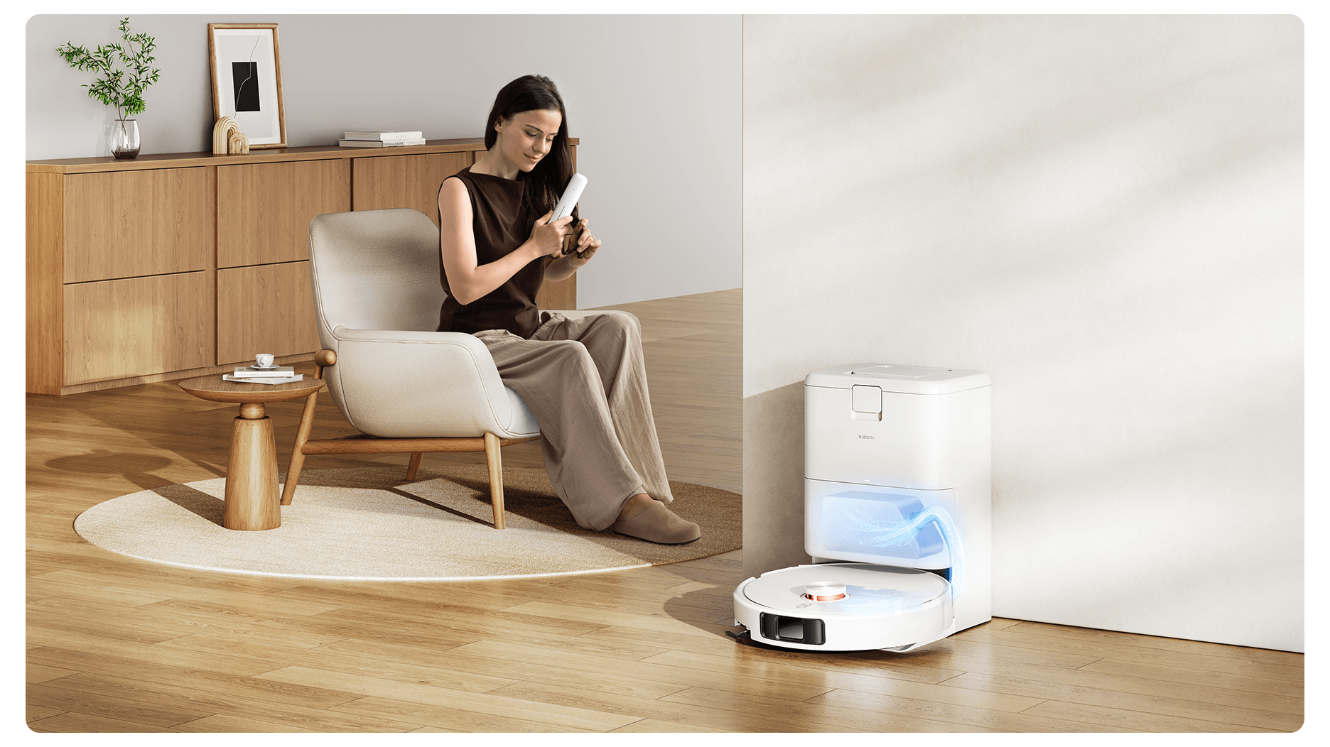 Xiaomi Robot Vacuum H50 Pro изпразва праха си автоматично в станцията