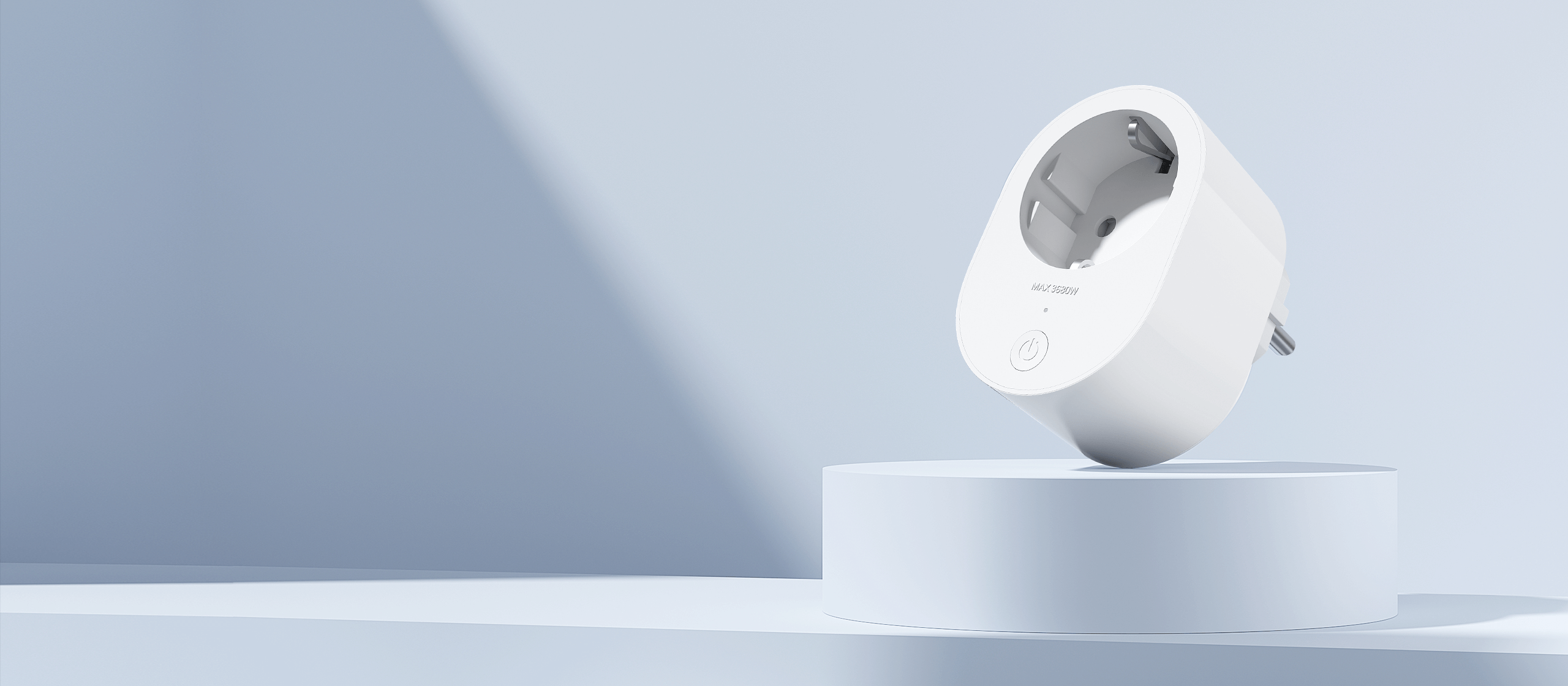 Смарт контакт Xiaomi Smart Plug 2 (Wi-Fi) на светъл фон