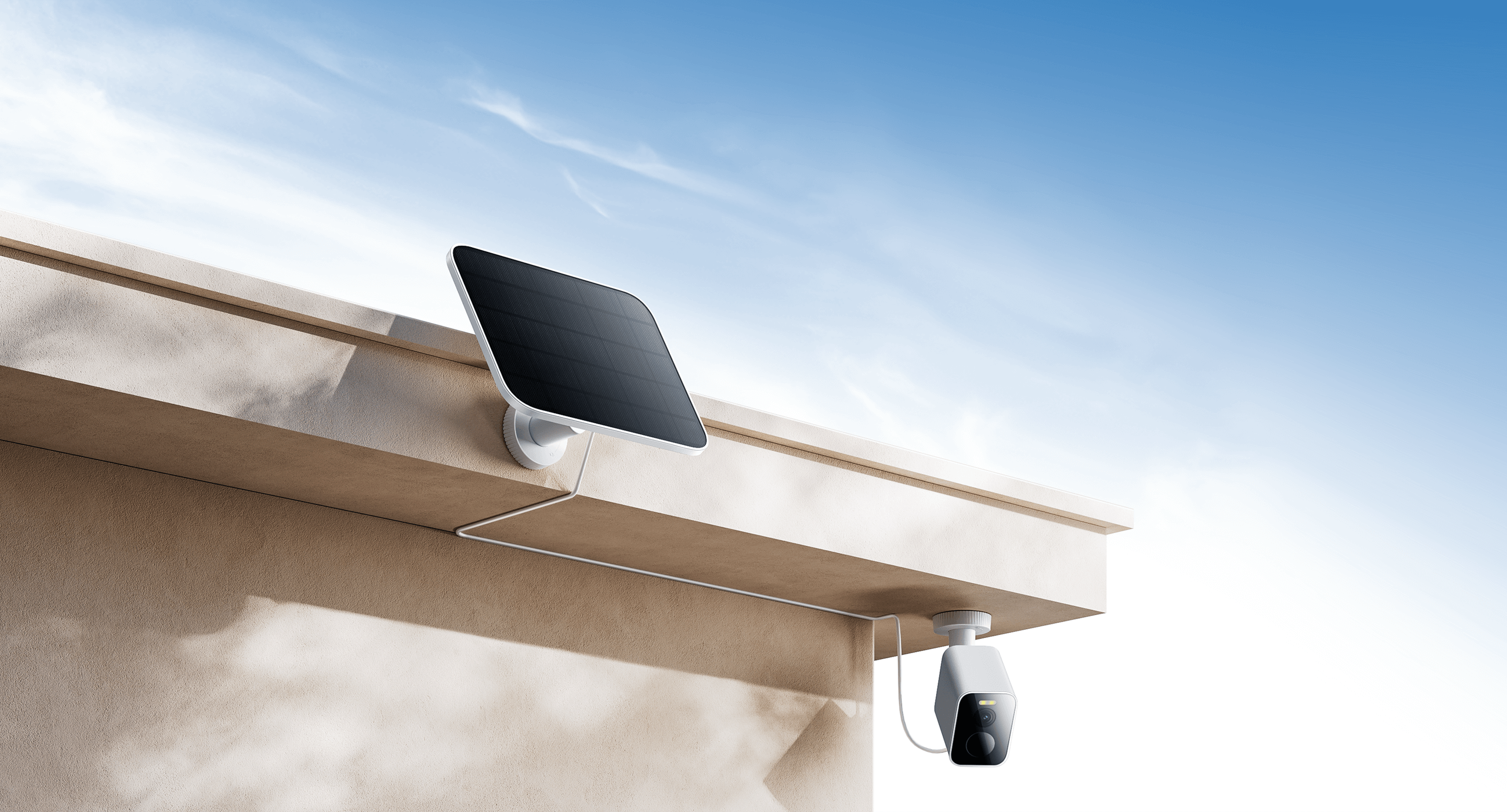 Соларен панел Xiaomi Outdoor Camera Solar Panel, свързан с външна камера чрез 3-метров удължителен кабел