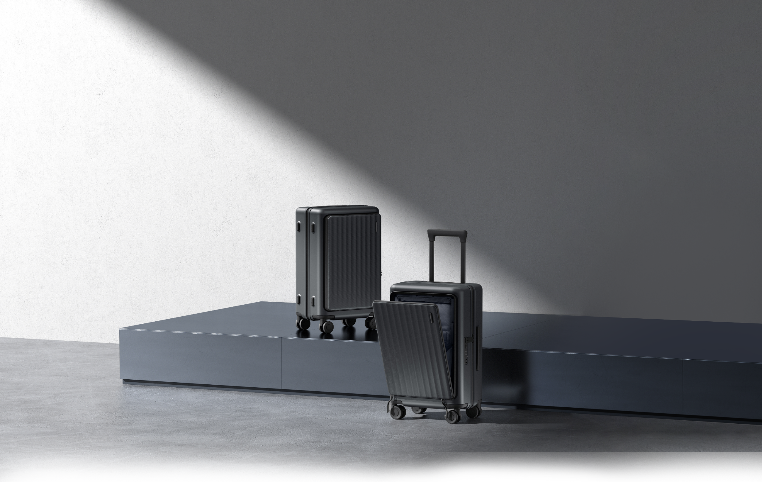 Куфар Xiaomi Front Pocket Carry-on Luggage 20" в черно, показан от две страни