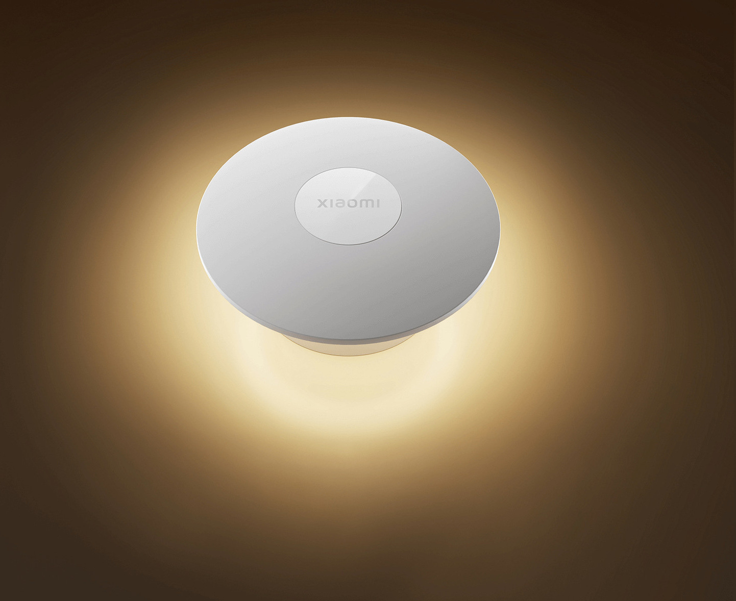 Xiaomi Night Light 3 свети с мека топла светлина в тъмна стая