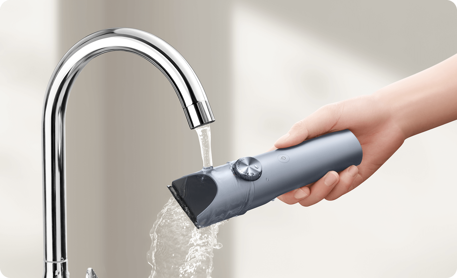 Xiaomi Hair Clipper 2 се изплаква под течаща вода благодарение на защитата IPX7