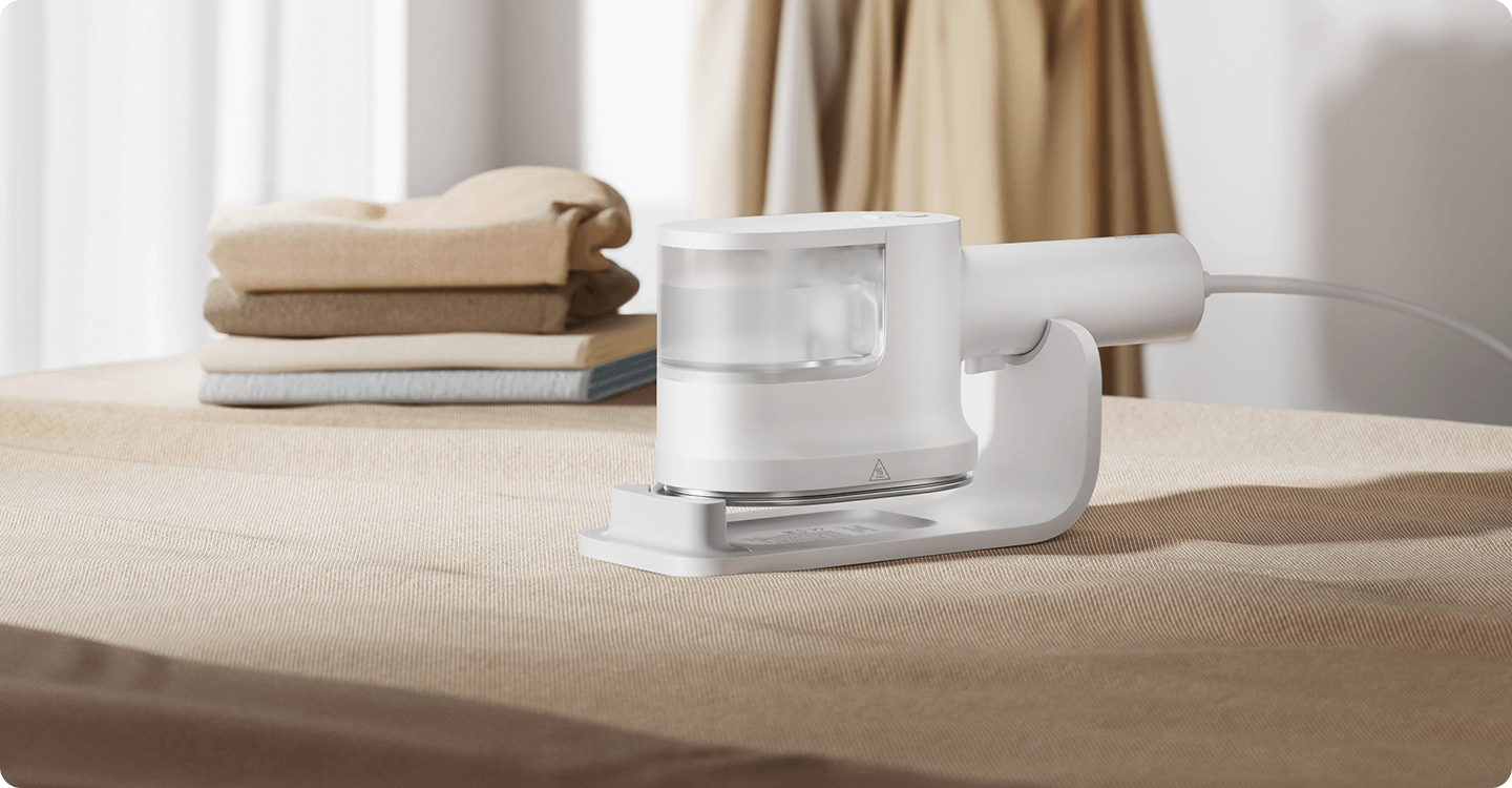 Подвижен прозрачен резервоар от 150 ml на Xiaomi Handheld Steam Iron