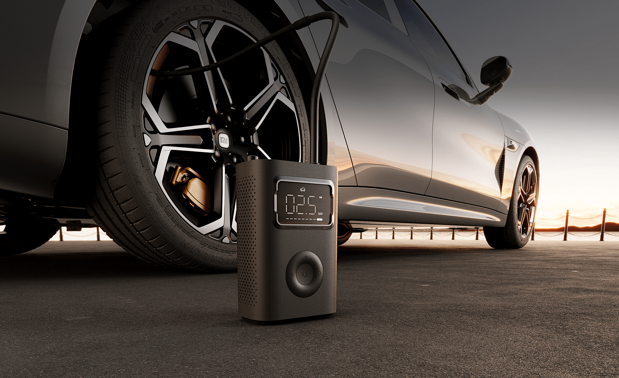 Xiaomi Portable Electric Air Compressor 2 Pro напомпва гума на автомобил и показва налягането в реално време
