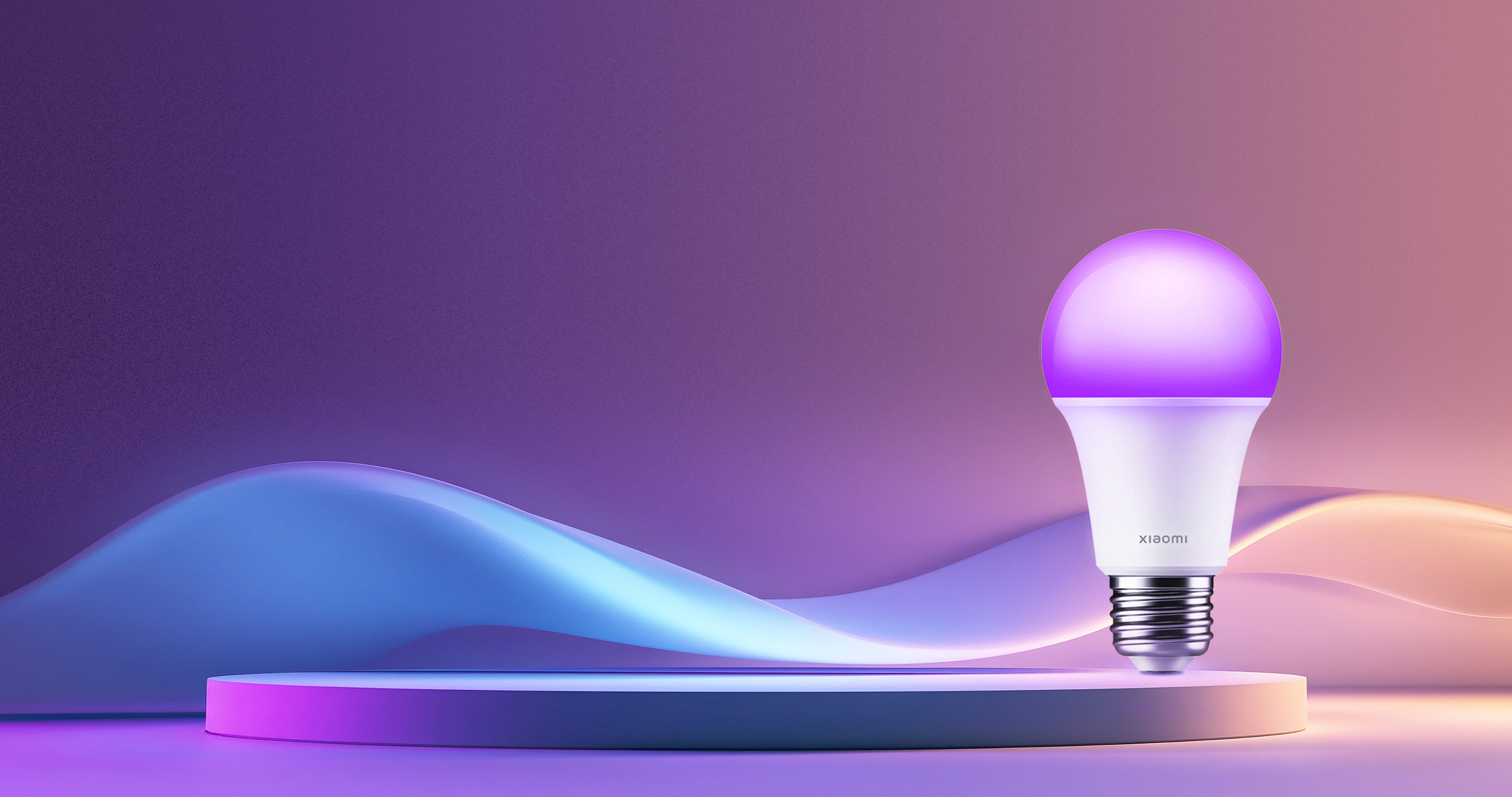 Смарт крушка Xiaomi Smart LED Bulb (White and Color) в лилаво осветление