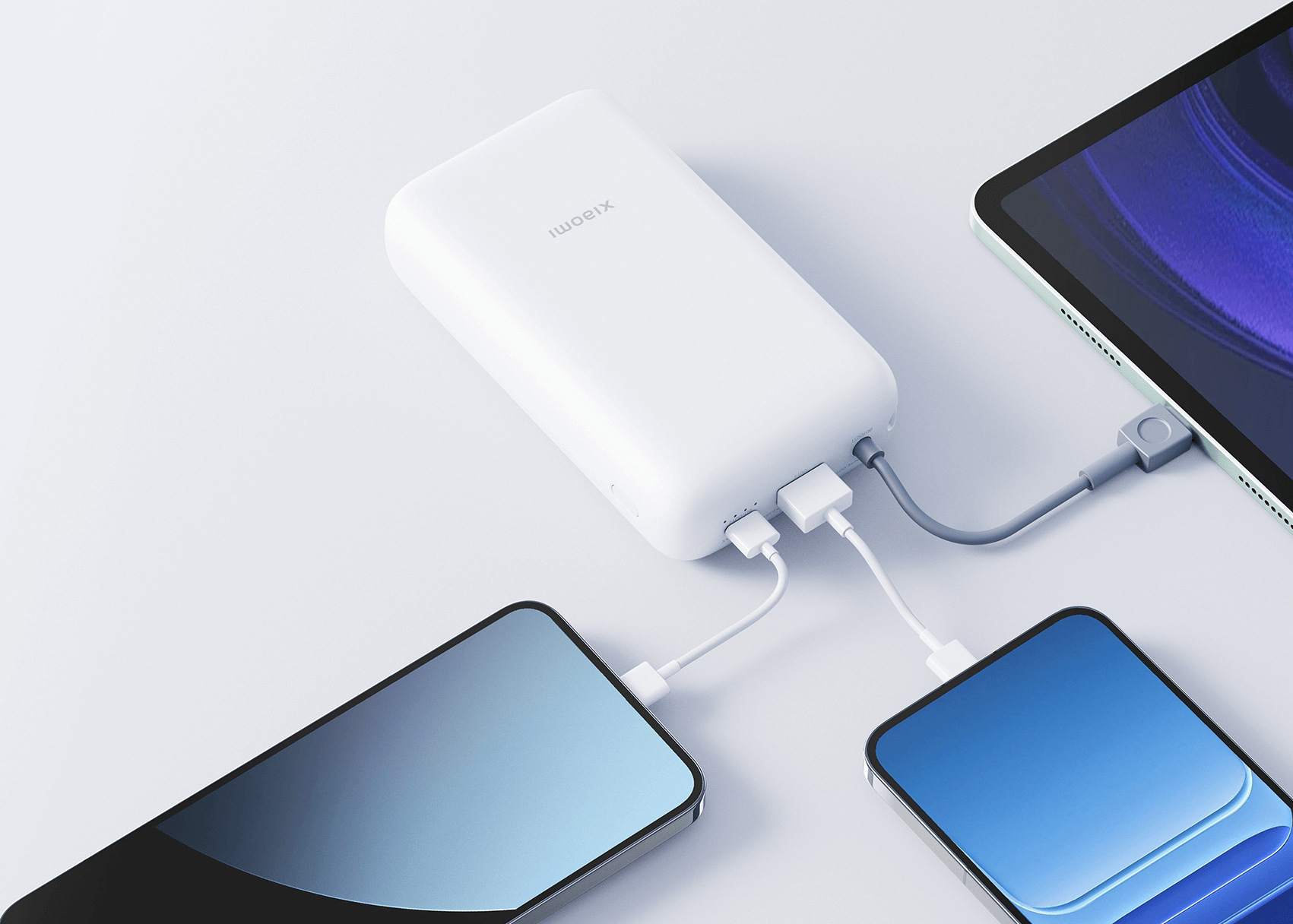 Xiaomi Power Bank 20000mAh (Integrated Cable) зарежда три устройства едновременно