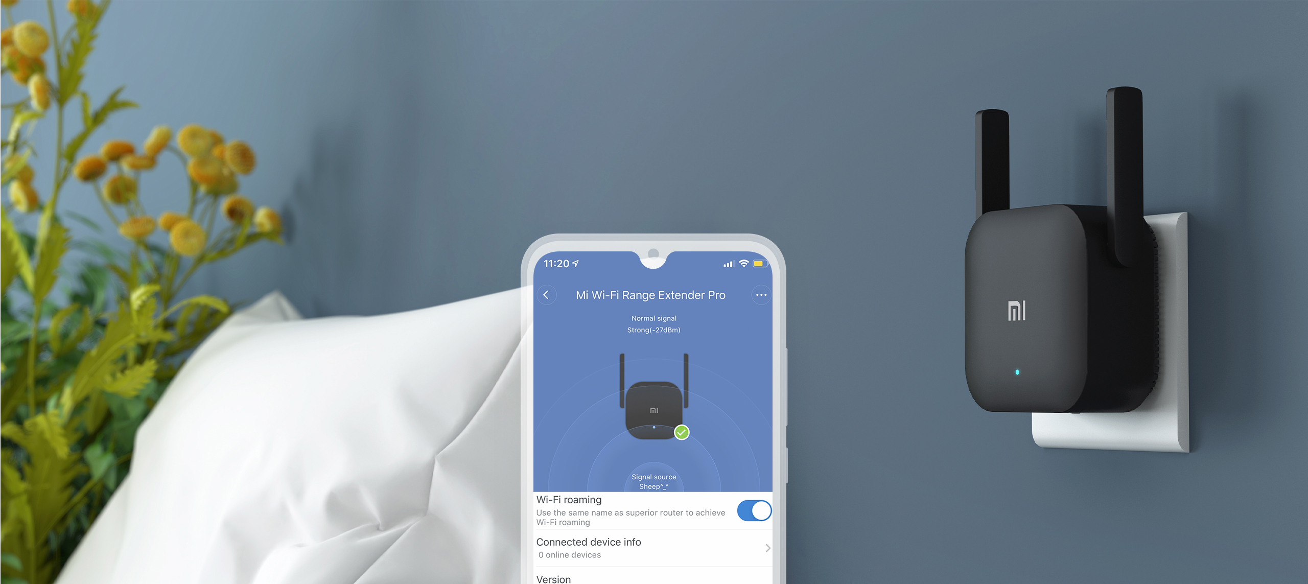Mi Wi-Fi Range Extender Pro в контакт до леглото, с приложението Mi Home на смартфон