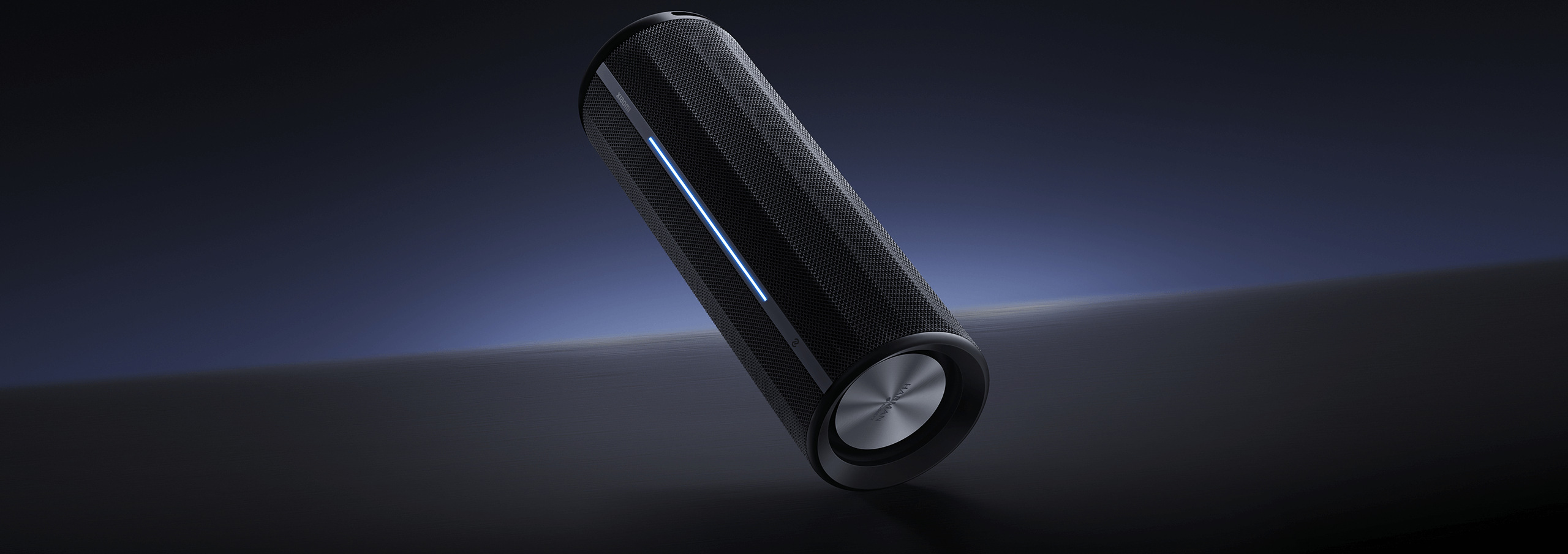 Портативна колонка Xiaomi Bluetooth Speaker в черен цвят със светеща синя лента